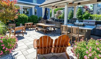 15 Castle St 9, East Greenwich, RI 02818