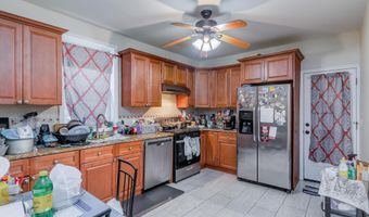27 W 4TH St, Bayonne, NJ 07002