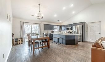 1 Preston Ln, Bella Vista, AR 72714
