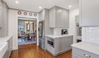 47 Hyland Ave, East Greenwich, RI 02818