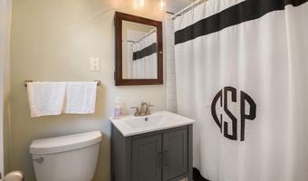7205 RADNOR Rd, Bethesda, MD 20817