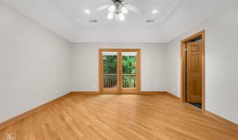 1017 E Red Oak St, Addison, IL 60101