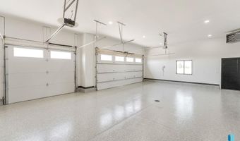 2516 E Chestnut Trl, Brandon, SD 57005