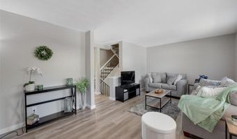 164 Burtonwood Dr, Ballwin, MO 63011