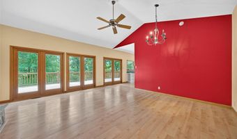 1074 Boone Woods Trl, Augusta, MO 63332