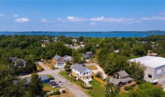 10 Mount Hope Ave, Portsmouth, RI 02871
