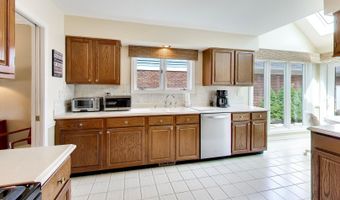 1819 N Normandy Ct, Arlington Heights, IL 60004
