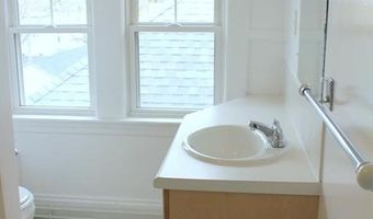 23 Bedlow Ave, Newport, RI 02840