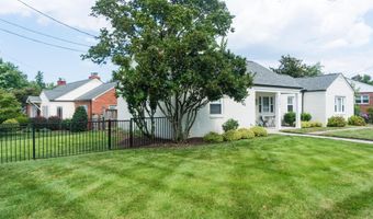 2501 CREST St, Alexandria, VA 22302