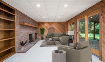 970 Cramton Ave NE, Ada, MI 49301