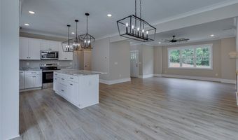 125 Hidden Lake Dr, Anderson, SC 29625