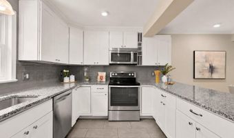 8221 DOCTOR CRAIK Ct, Alexandria, VA 22306