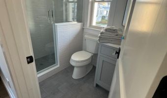 281 7TH St, Avalon, NJ 08202