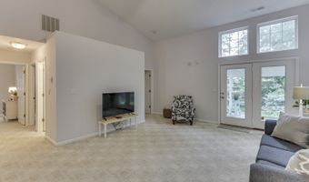 1314 Summerhouse Dr, Indianapolis, IN 46217
