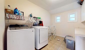 267 W Wyoming Ave, Absecon, NJ 08201