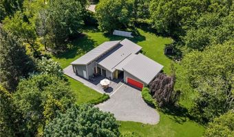 621 E Shore Rd, Jamestown, RI 02835