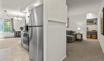 8 Carlisle Ct 8, Brookfield, CT 06804