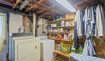 26 Lloyd Dr, Coventry, RI 02816