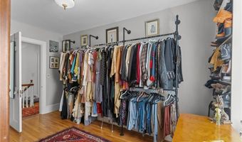 1220 Hope St, Bristol, RI 02809