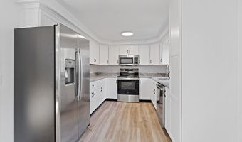 472 Dunn Rd, Belgrade, ME 04917