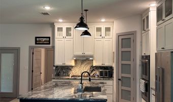 410 S Wickham St, Alvord, TX 76225