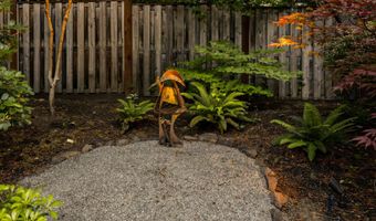 611 Forest St, Ashland, OR 97520