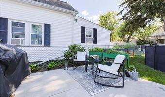 33 Providence Ave, East Providence, RI 02915