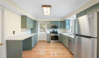 85 Stockwell Dr, Brattleboro, VT 05301