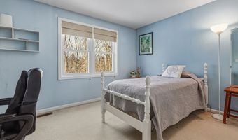 9 Mosher Dr, Brookline, NH 03033