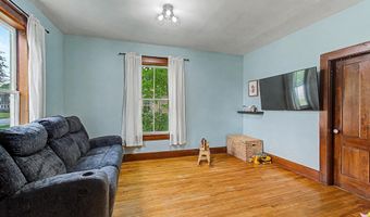 498 Montgomery Rd, Berkshire, VT 05447