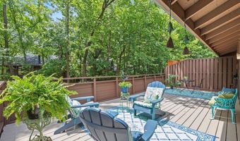 1529 Autumn Leaf Dr, Ballwin, MO 63021