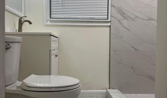 668 S ILLINOIS St, Arlington, VA 22204