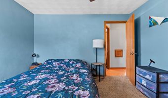 1742 E SYLVAN Ave, Appleton, WI 54915