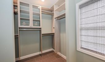 11 Mountain Rd, Bedford, NH 03110