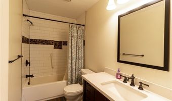 610 Deep Woods Dr, Aurora, OH 44202