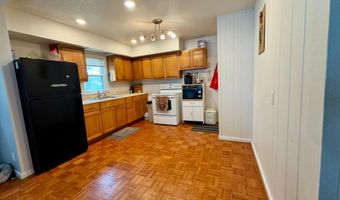 810 S Merton St, Aberdeen, SD 57401