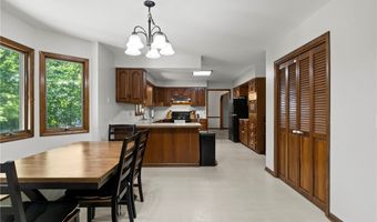 81 Plumwood Ct, Amherst, NY 14051