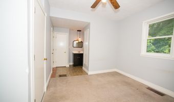 631 W 8th St, Bicknell, IN 47512