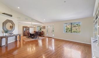 707 S Live Oak Park Rd, Fallbrook, CA 92028
