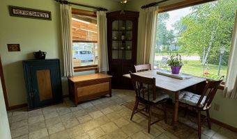 305 Lakeview Dr, Algoma, WI 54201