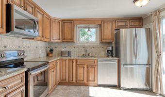 99 Lincoln St, Berlin, CT 06037