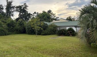 417 Lakepoint Rd, Alford, FL 32420