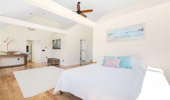 18 JH Dwyer Dr, Middletown, RI 02842