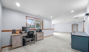 220 S Onewood Dr, Andover, KS 67002