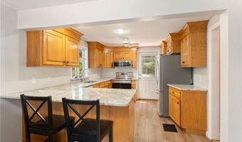 72 Nichols Rd, North Kingstown, RI 02852