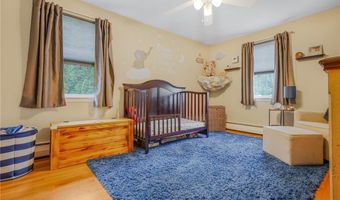 6 Longmeadow Dr, North Providence, RI 02904