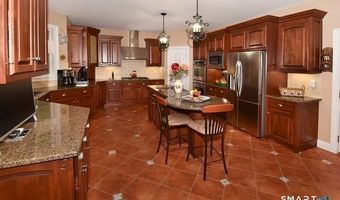 5 Biltmore Ct, Avon, CT 06001