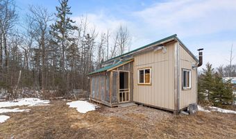 3 New England Rd, Abbot, ME 04406