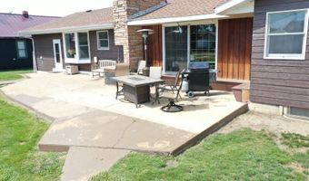 203 3rd Ave SW, Bowman, ND 58623