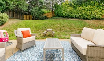 9304 WILDOAK Dr, Bethesda, MD 20814